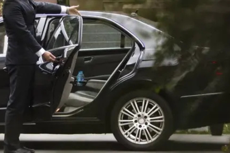 Аренда авто с водителем в Алматы для туристов