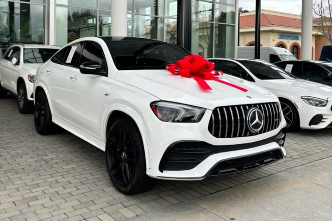 Долгосрочная аренда премиум-авто с водителем в Алматы: выгодно ли на месяц?