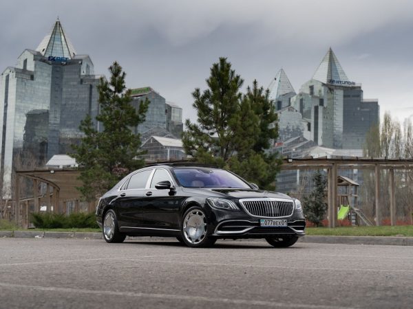 Аренда представительских авто с водителем в Алматы