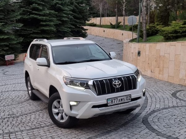 Аренда Toyota Land Cruiser Prado 2023